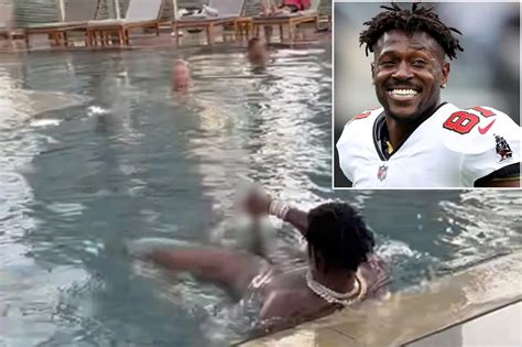 antonio brown pool video twitter|Antonio Brown goes on Twitter rant after exposing himself in。